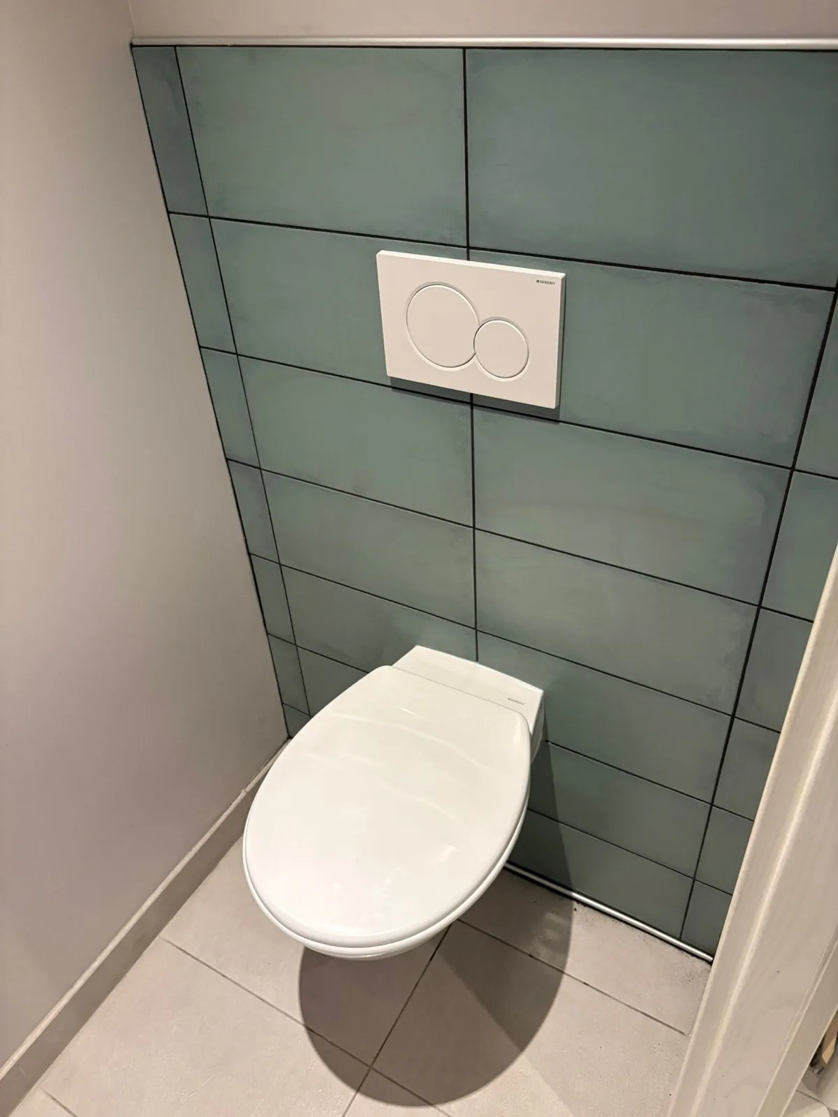 Réalisation plomberie CDA Artisans — WC suspendu Geberit Lyon