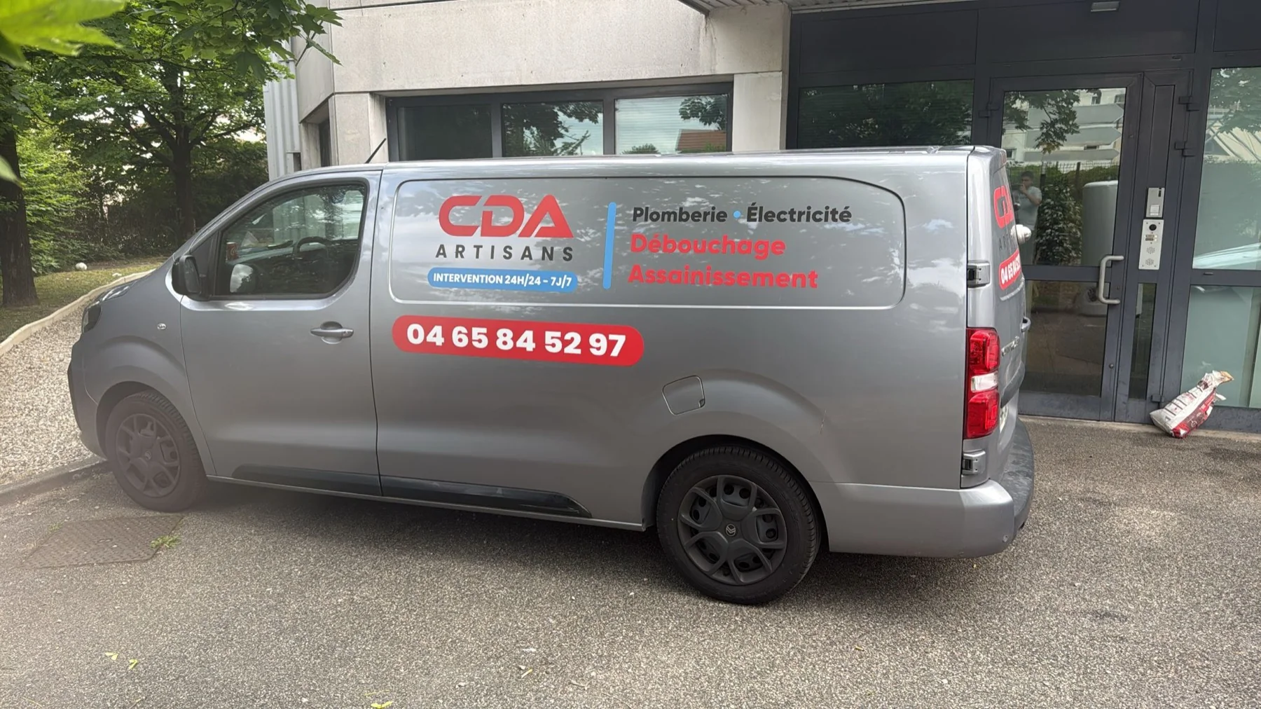 Camionnette CDA Artisans — Plomberie, Électricité, Débouchage à Lyon & Villeurbanne
